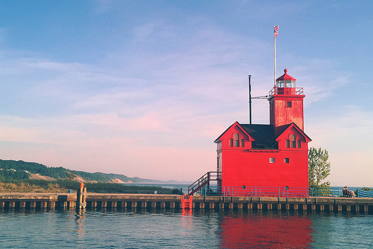 red-building-holland-harbor-light