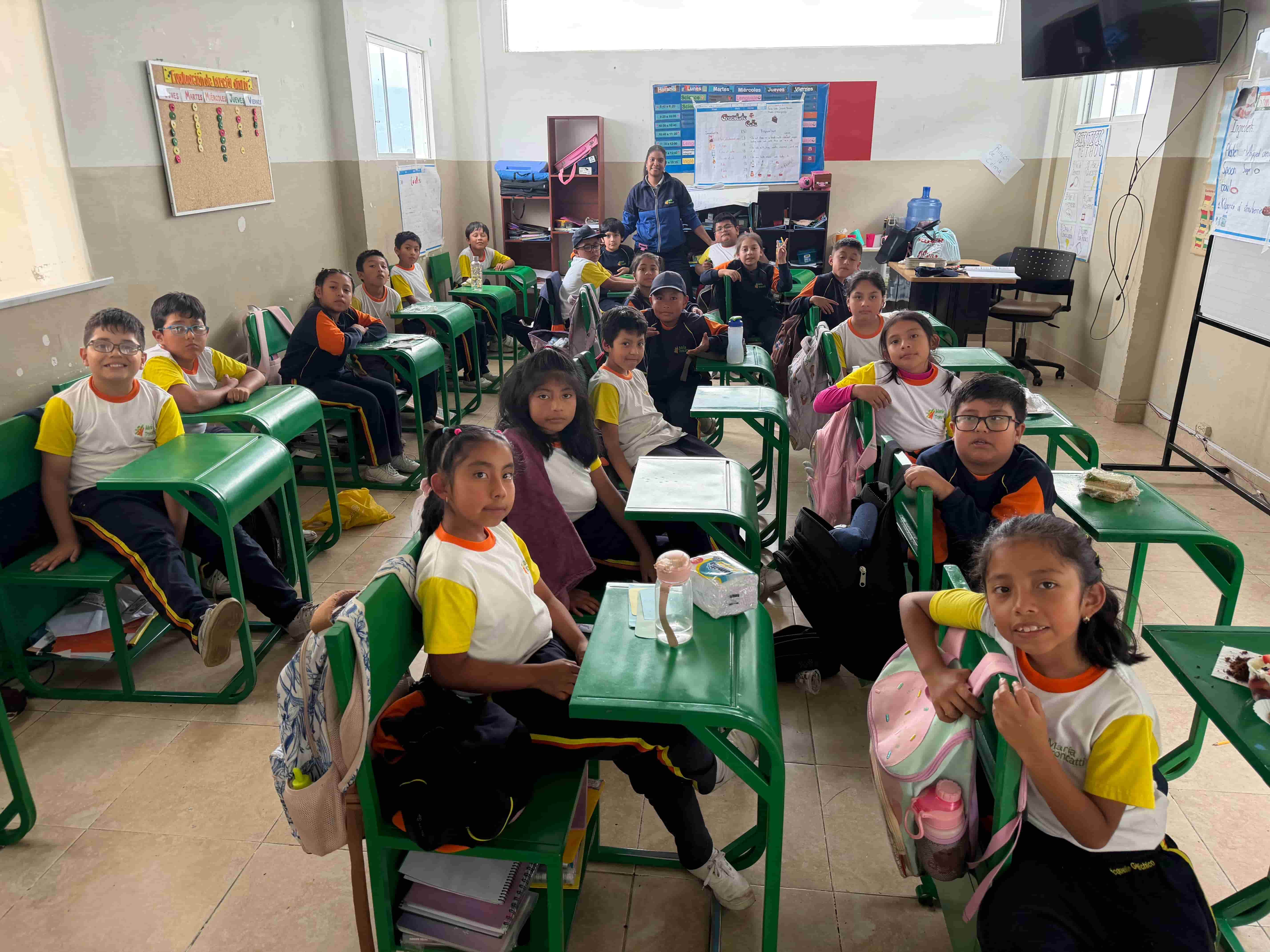 English and math class at Caminitos de Luz, Quito.