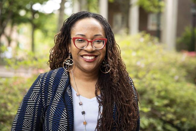Dr. Ebony Thomas Dr Ebony Thomas