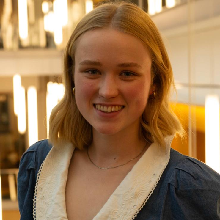 Headshot of Aine Beale